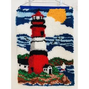 Completed LATCH HOOK CARON 4122 LIGHTHOUSE WALL HANGING w/ Dowel Sun Ocean Cliff